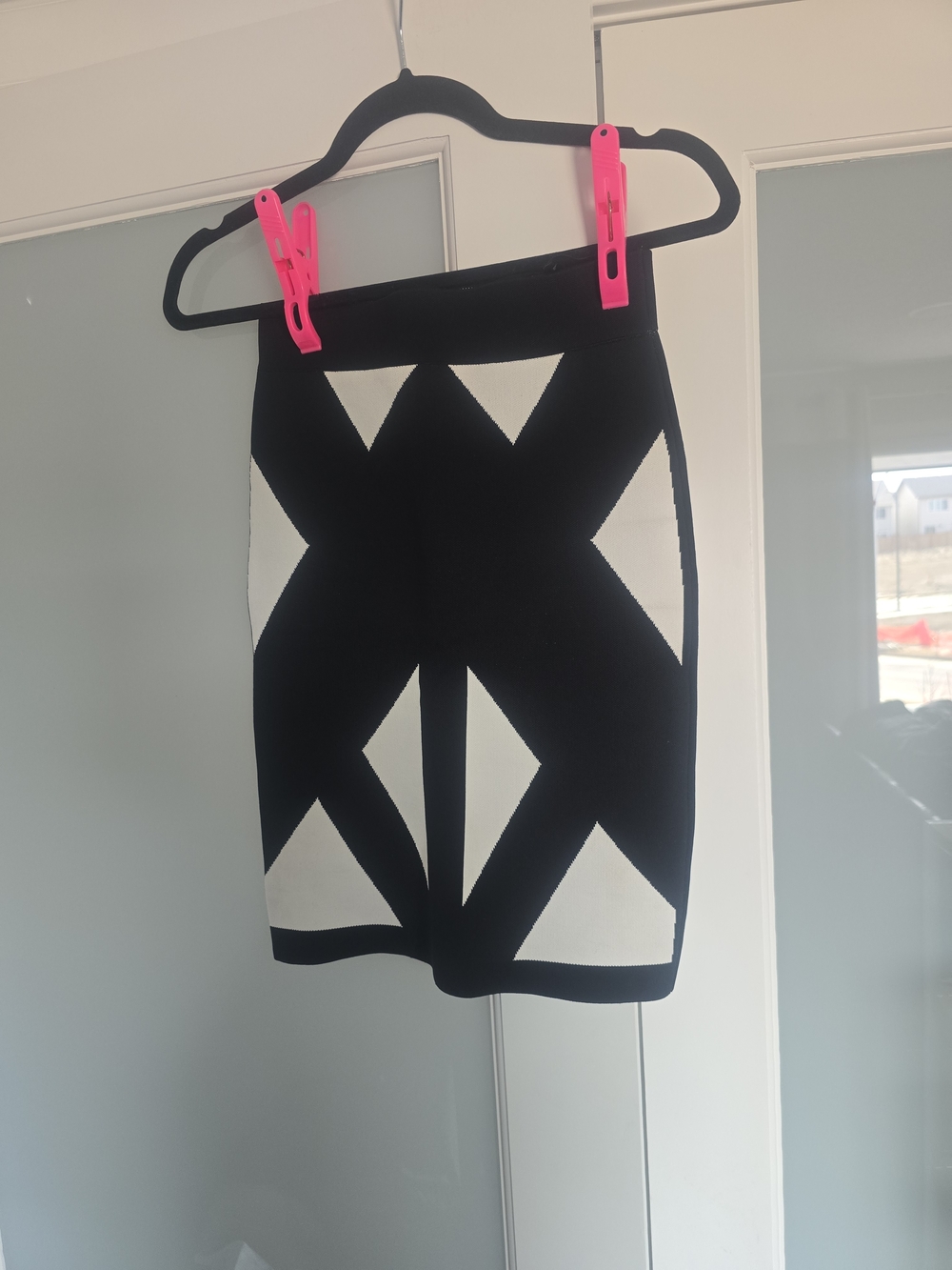BCBGMaxAzria Black and White Geometric Mini Skirt